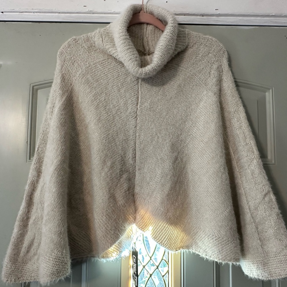 Justin & Taylor Cream Knit Turtleneck Poncho — One Size NWT